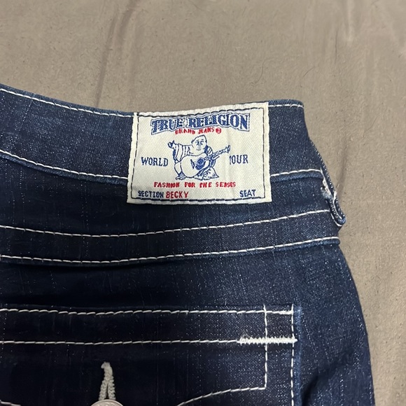 true Religion short with crystal.  had it for 2 two years , wore only twice. - Picture 4 of 4